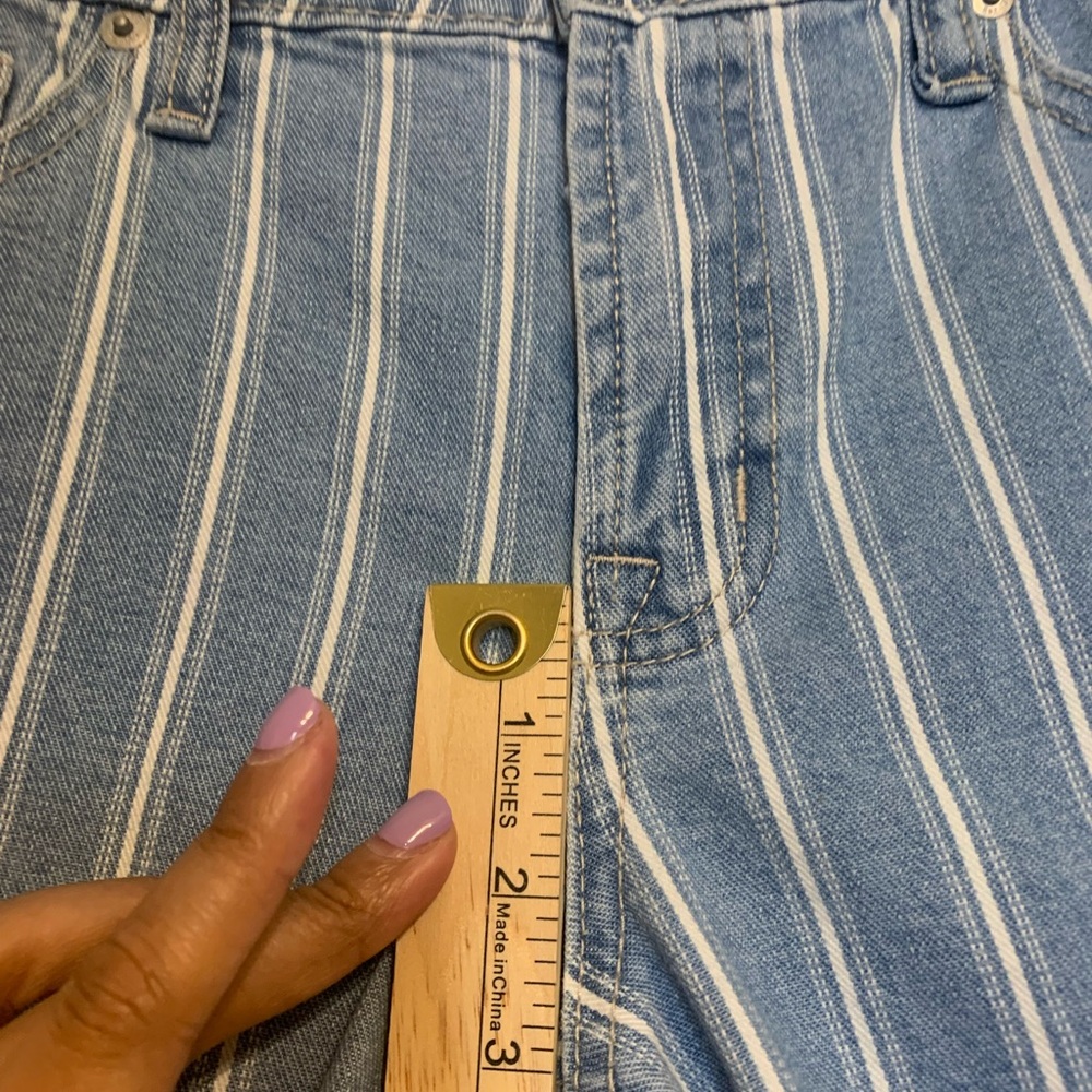 GAP Shorts Womens 4/27  Blue White Striped 5" Short Low Rise Preppy Academia - Picture 13 of 13